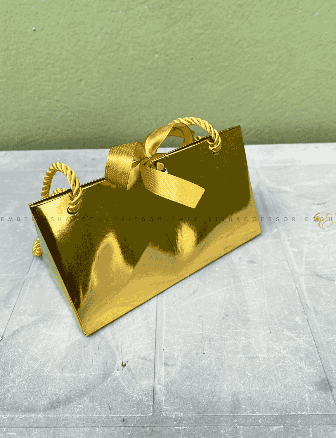 Gold face towel box for souvenir packaging