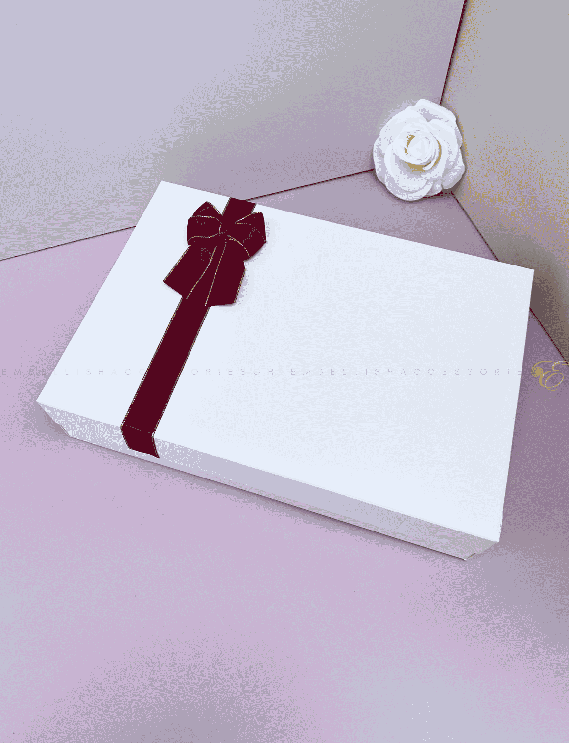 Burgundy gift box E 02