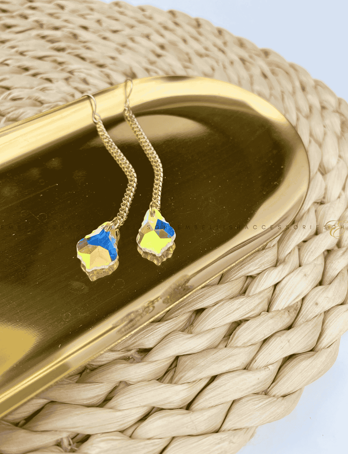 Dangling crystal earrings