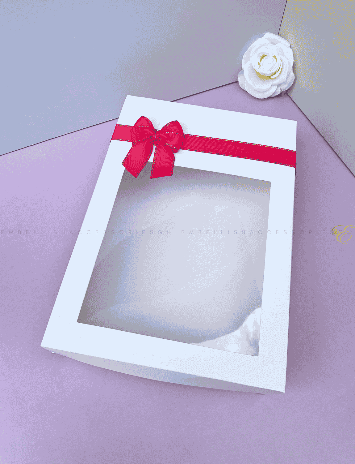Gift box E with pink ribbon for small to medium gifts