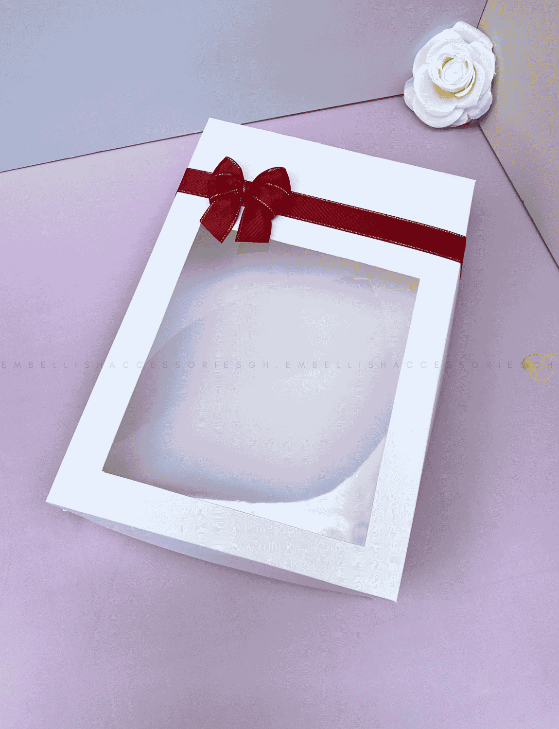 Gift box E with wine ribbon for small to medium gifts