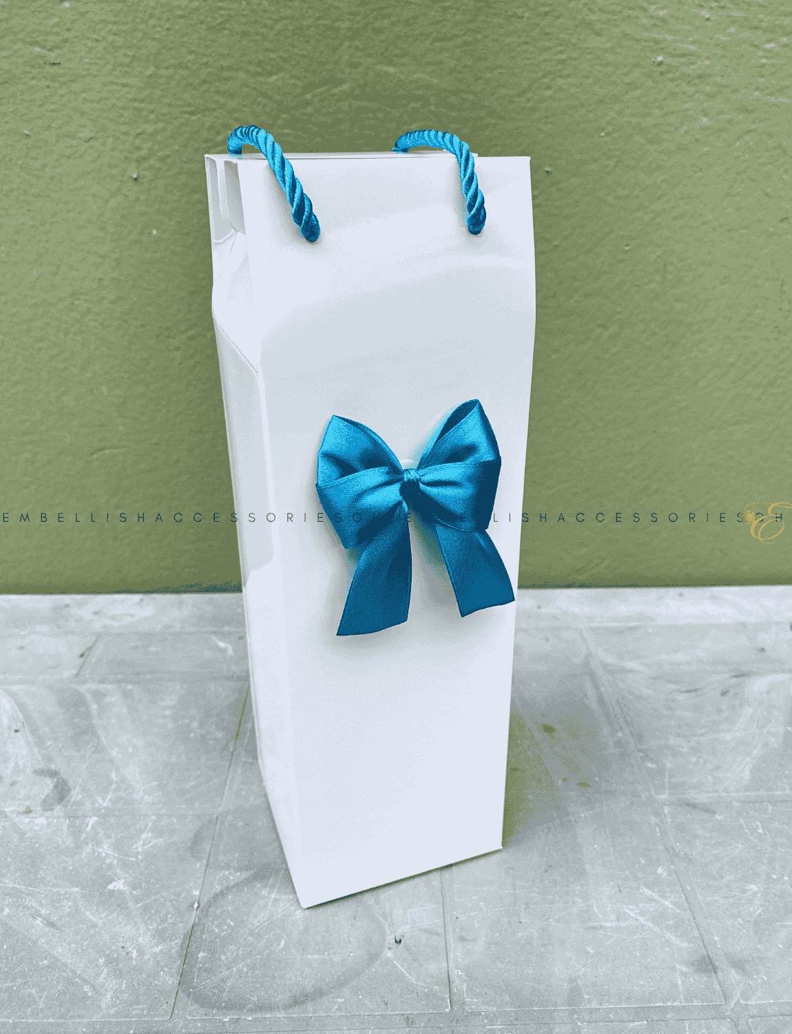 Bottle souvenir box