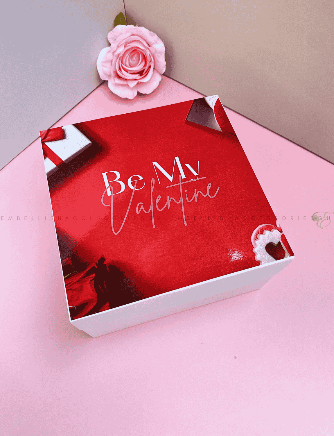 Mini box for small valentine gifts