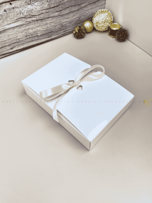 Double flip box with cream ribbon