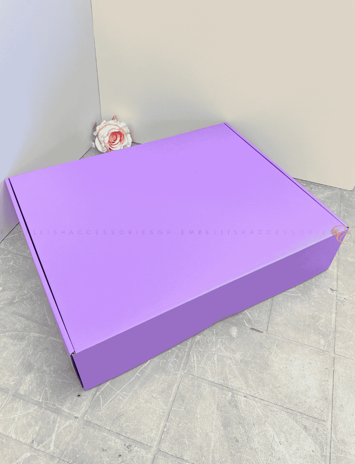 Purple corrugated box for medium to large gifts
