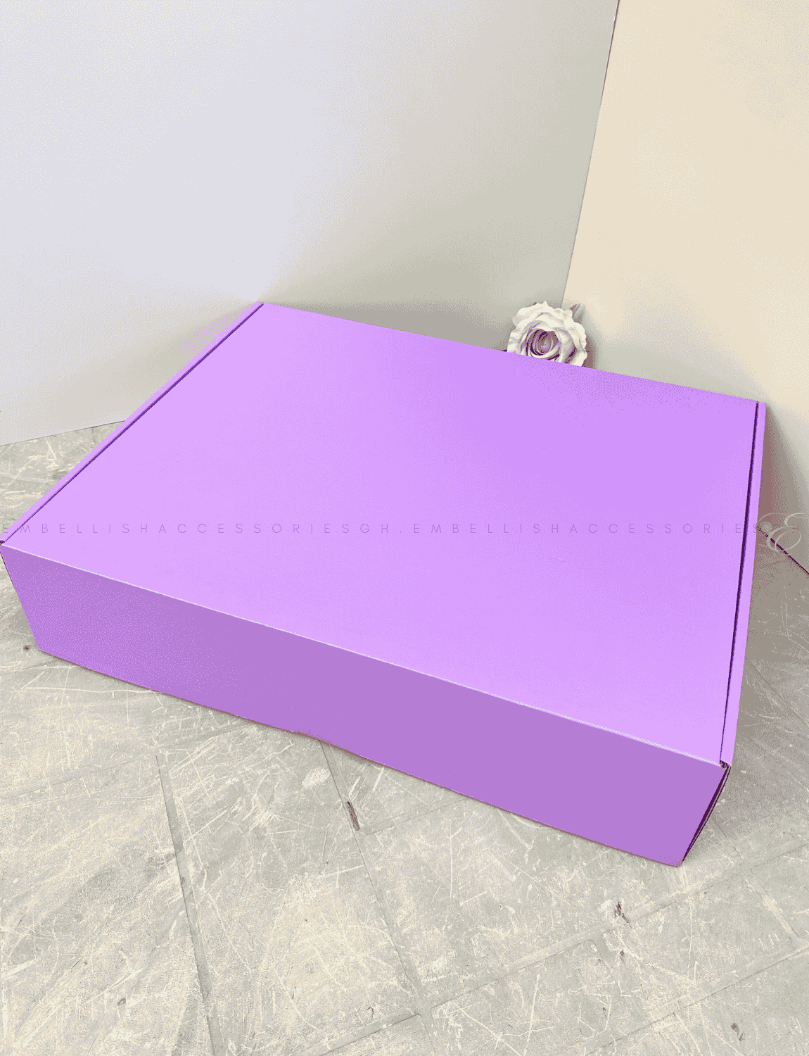 Purple corrugated box for medium to large gifts
