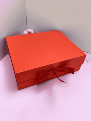 Red Magnetic Fold Box for medium to large gifts