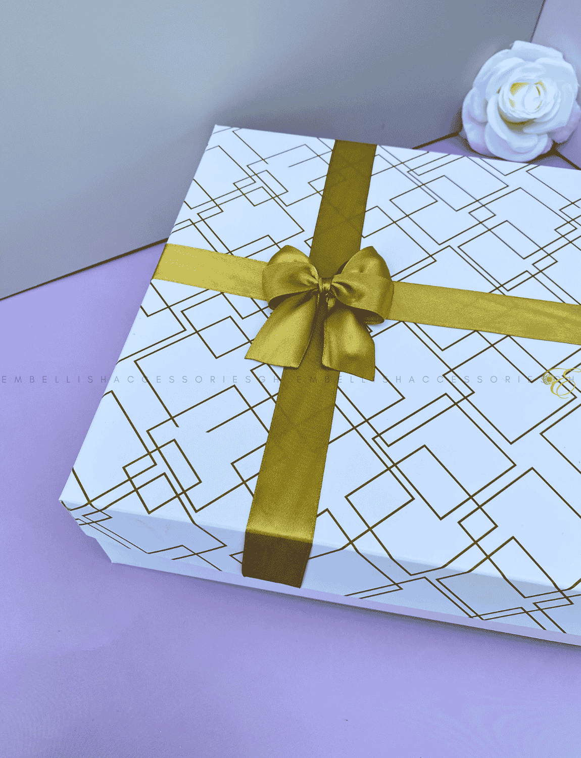 Gold and white gift box for small to medium sized gifts or food platters