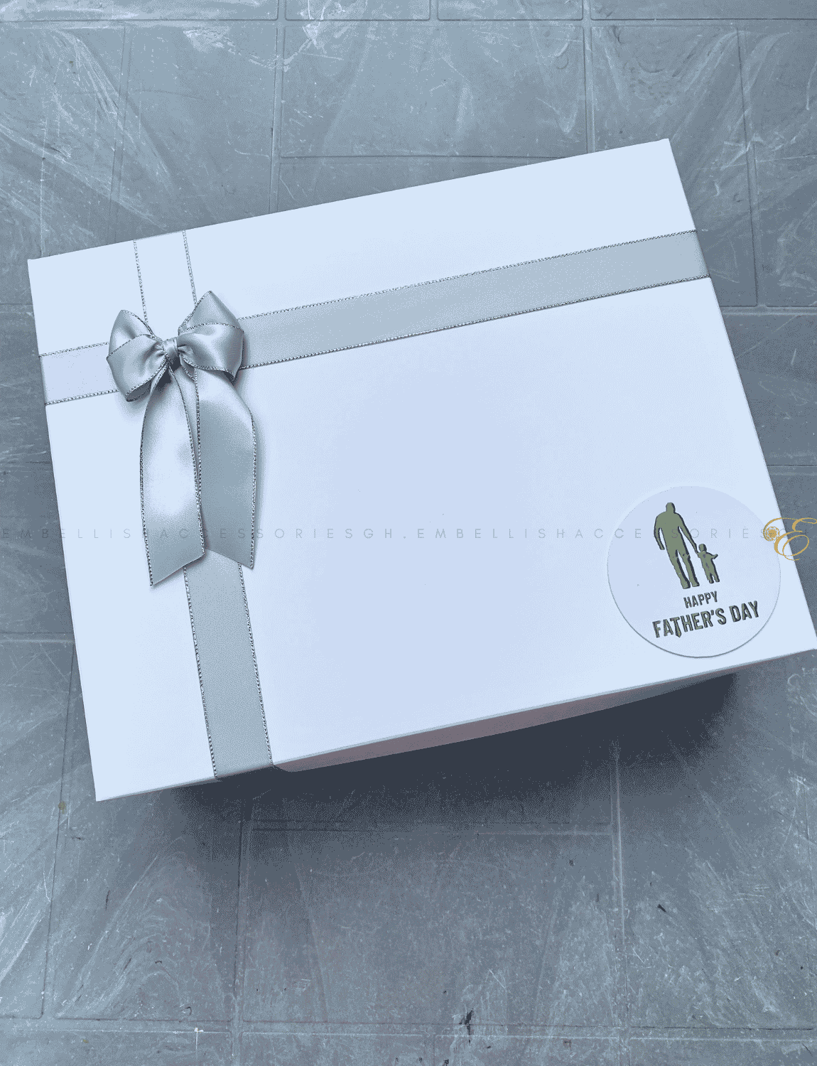 Father's Day Box F for small to medium gift items
