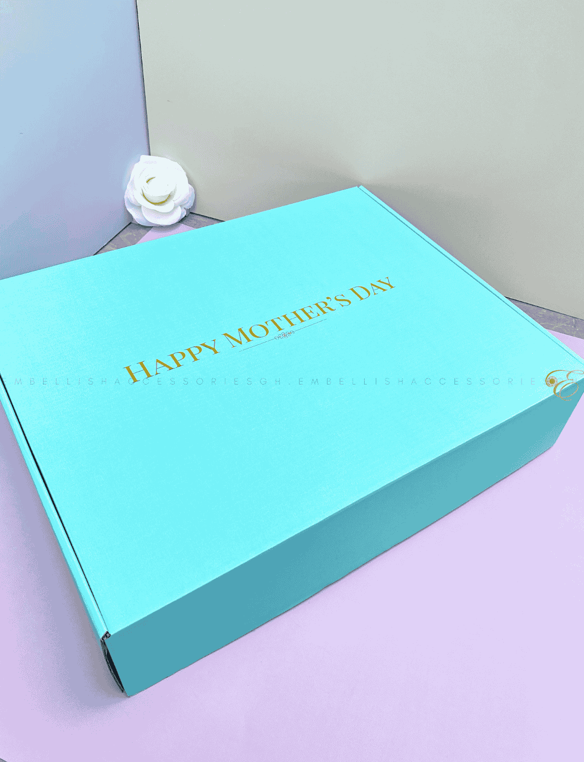 Turquiose mothers day corrugated box
