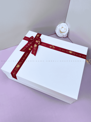 Mothers day gift box f with wine ribbon