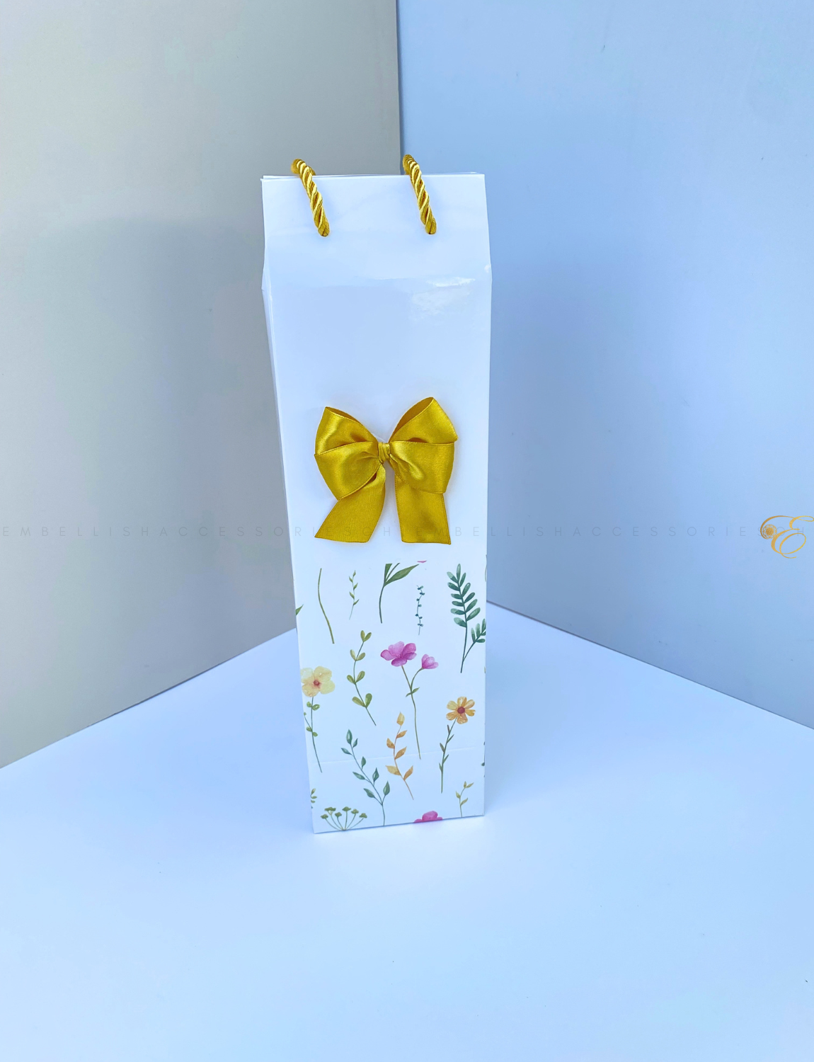 Flowery fabric box with handle for 6yards