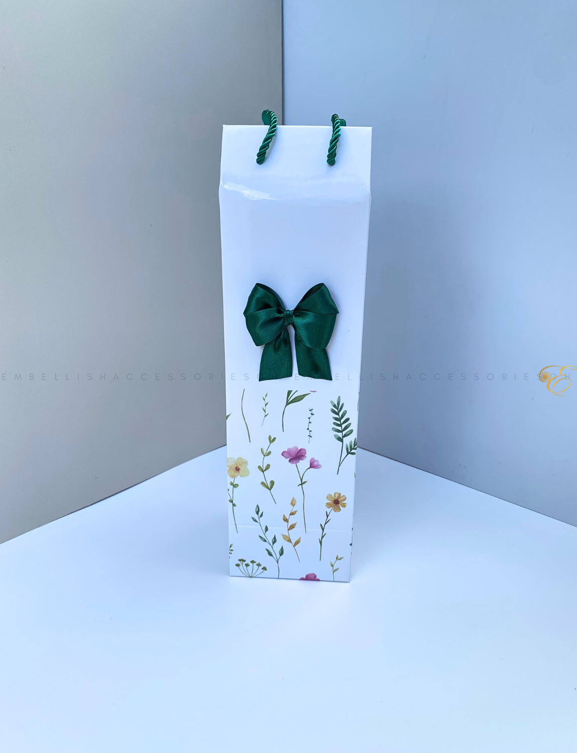 Flowery fabric box with handle for 6yards