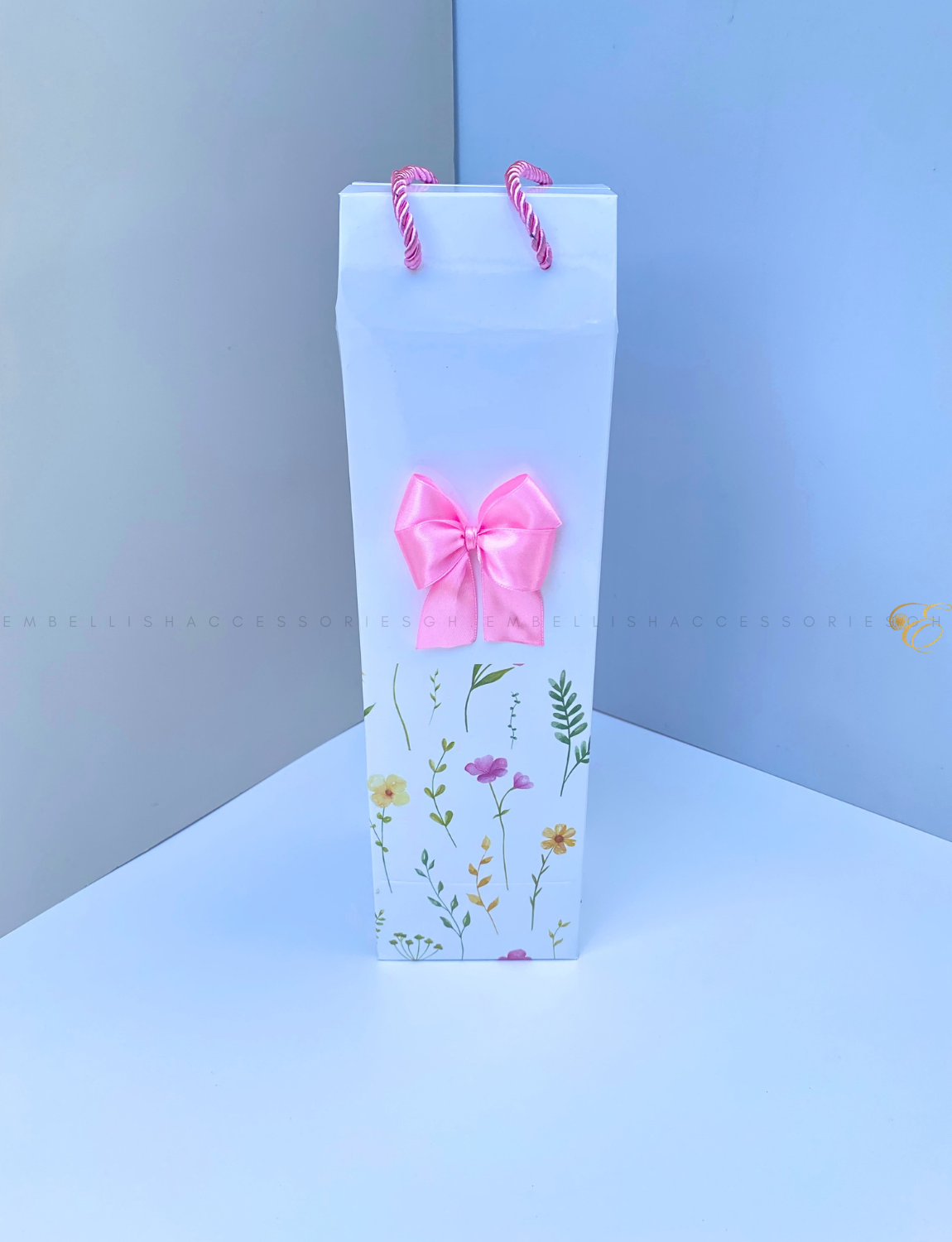 Flowery fabric box with handle for 6yards