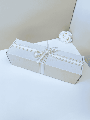 Versatile corrugated gift box for packaging wine, 6yards fabric or a pair of slippers