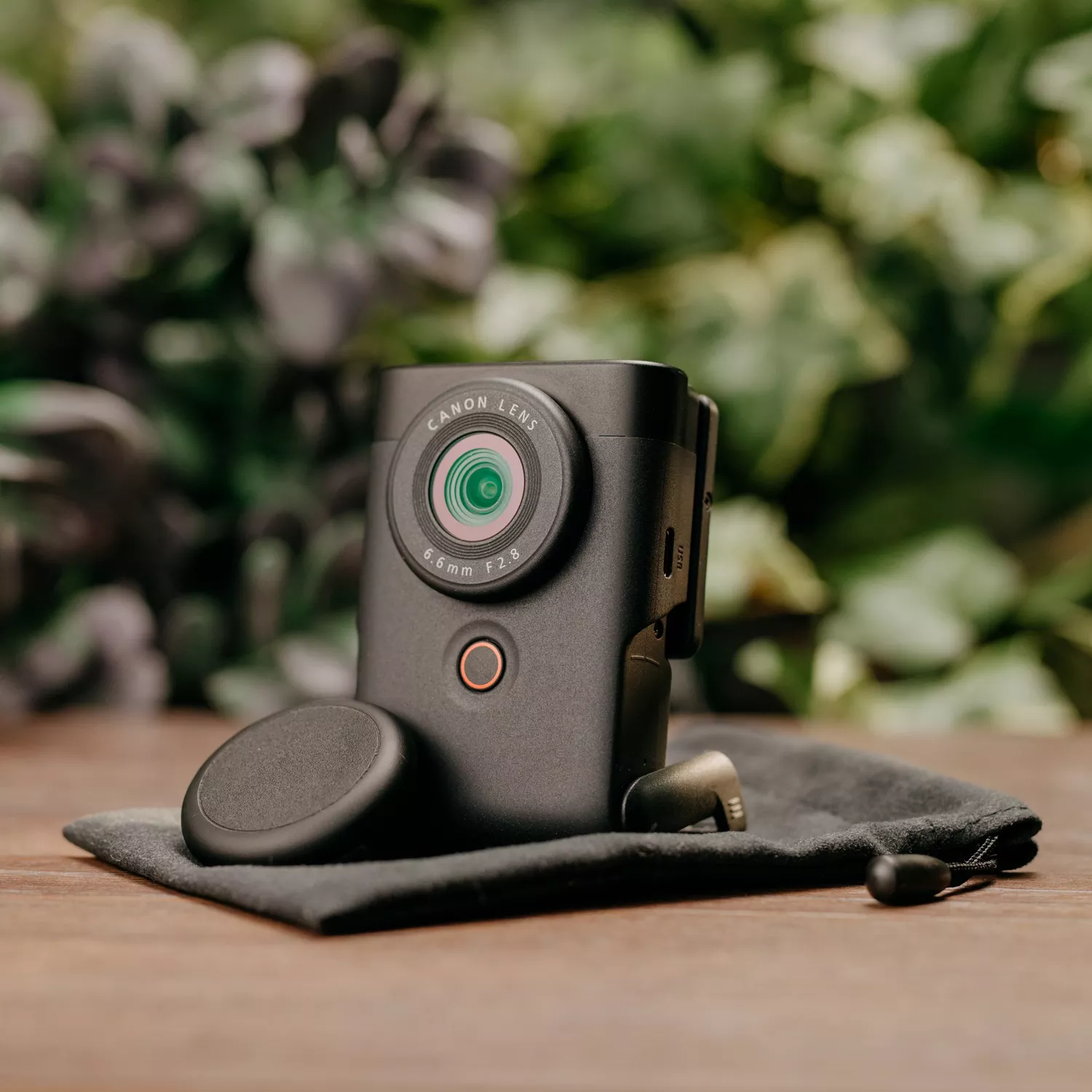 Canon PowerShot V10 Vlogging Compact Camera Kit (Black)