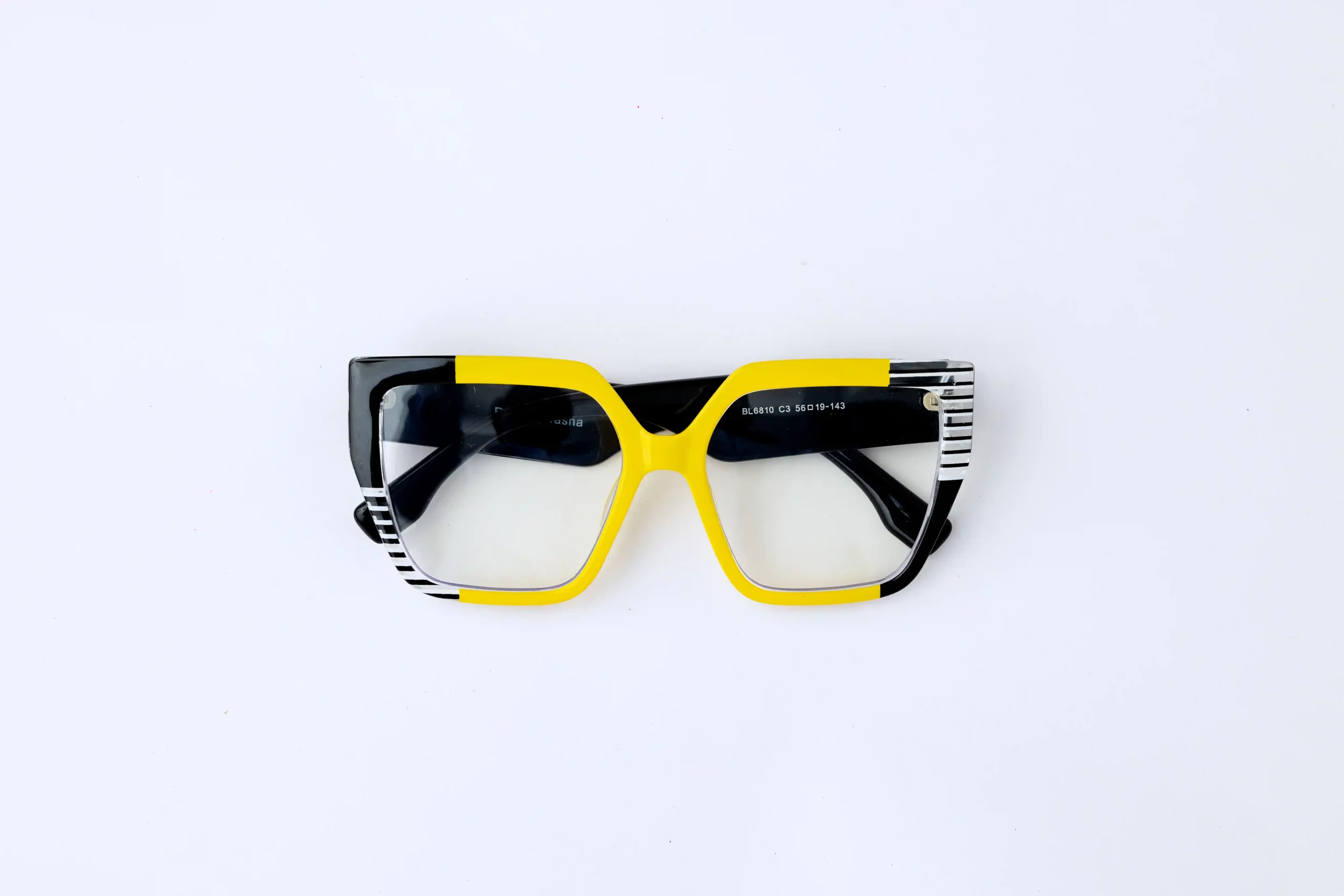 Premium Frames - Women 6 - Image 3