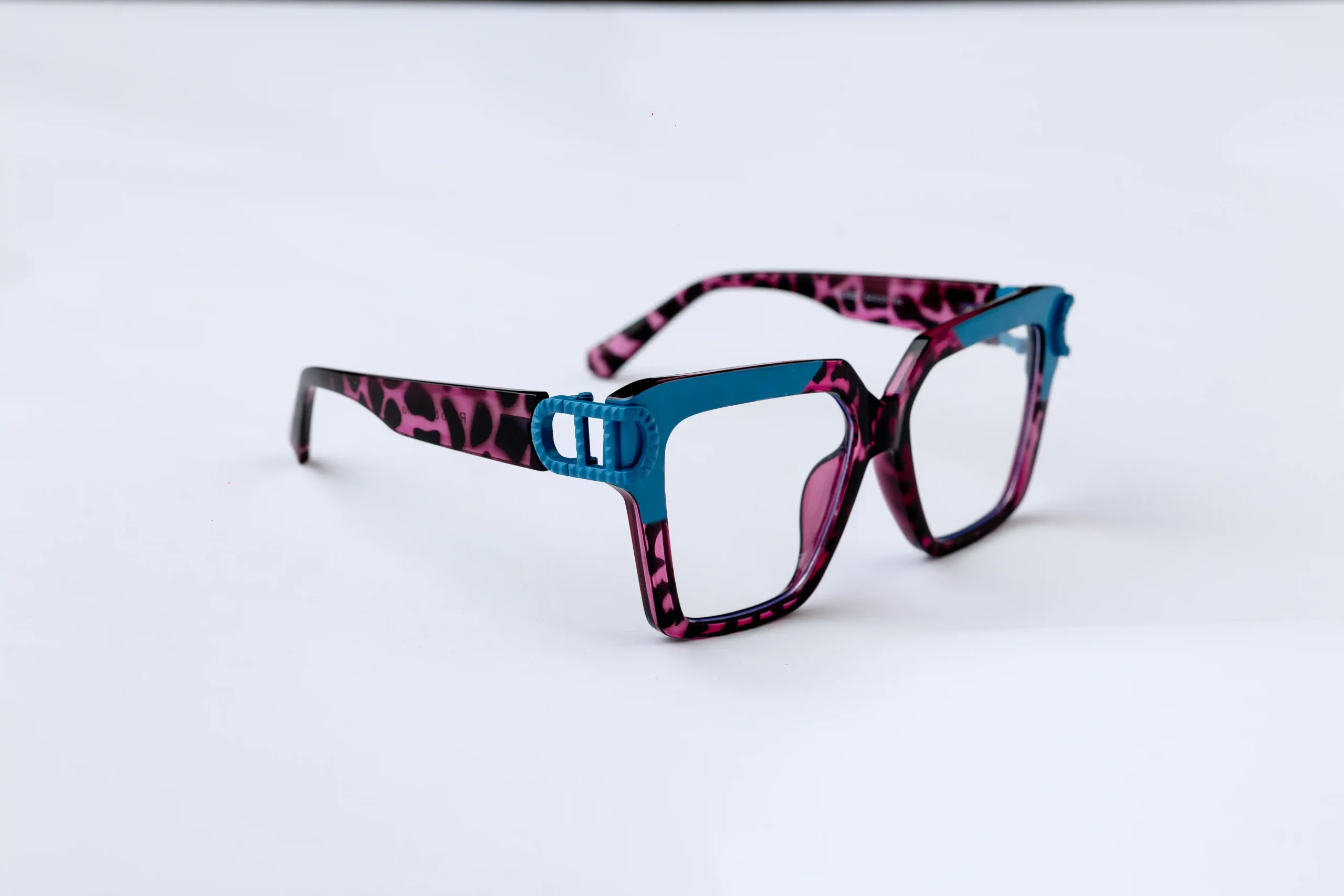 Premium Frames - Women 2 - Image 4